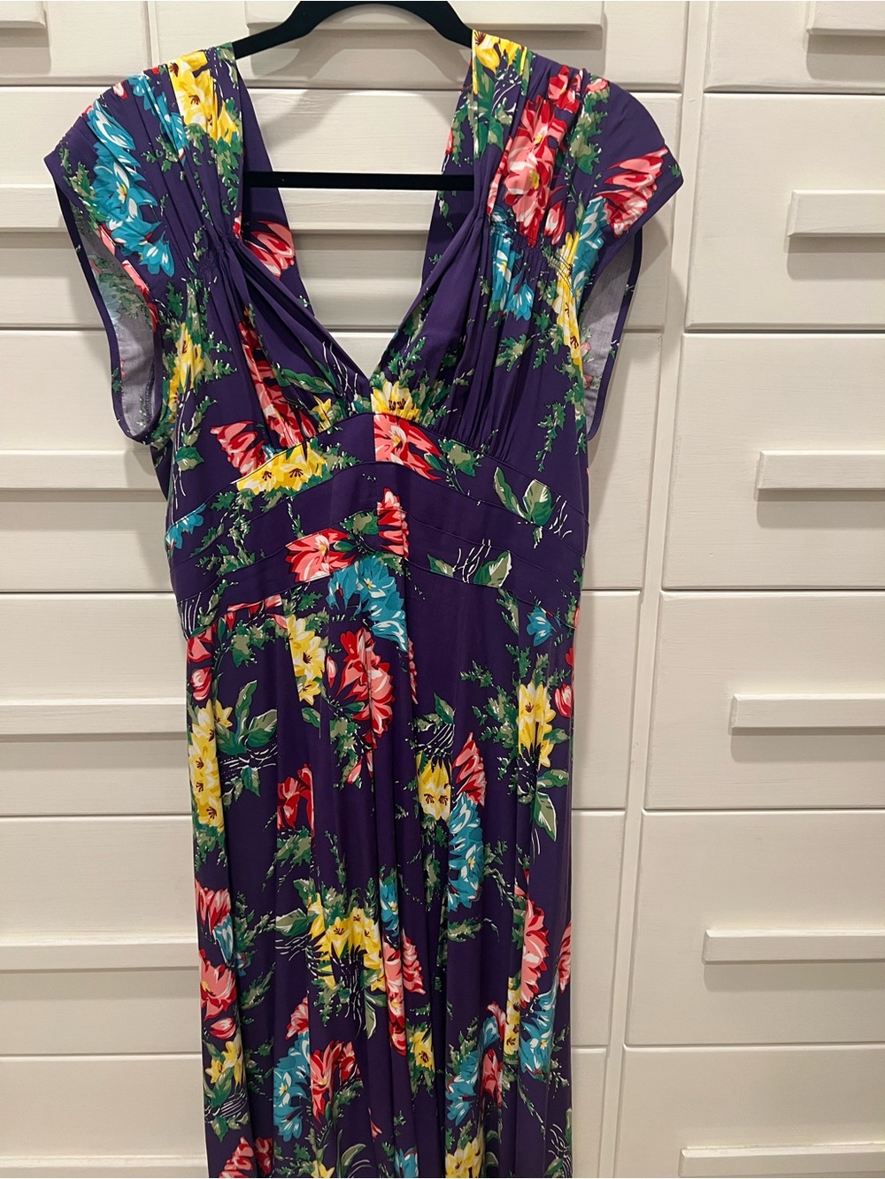 Trashy Diva bold bouquet, 1940s dress